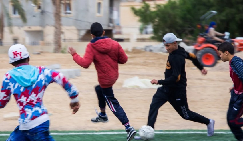 stories/children-play-soccer.jpg