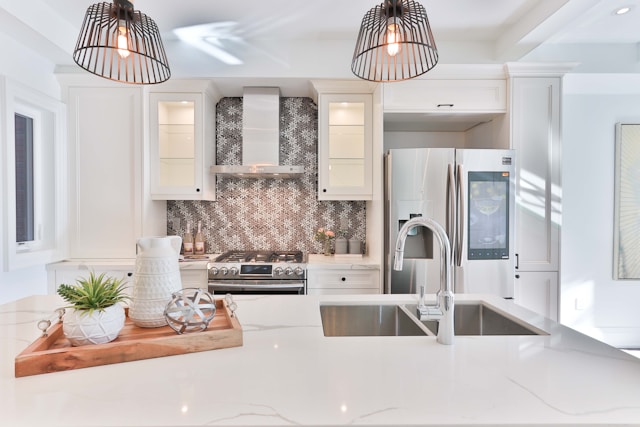 Tips for spicing up your neutral kitchen before summer kicks in